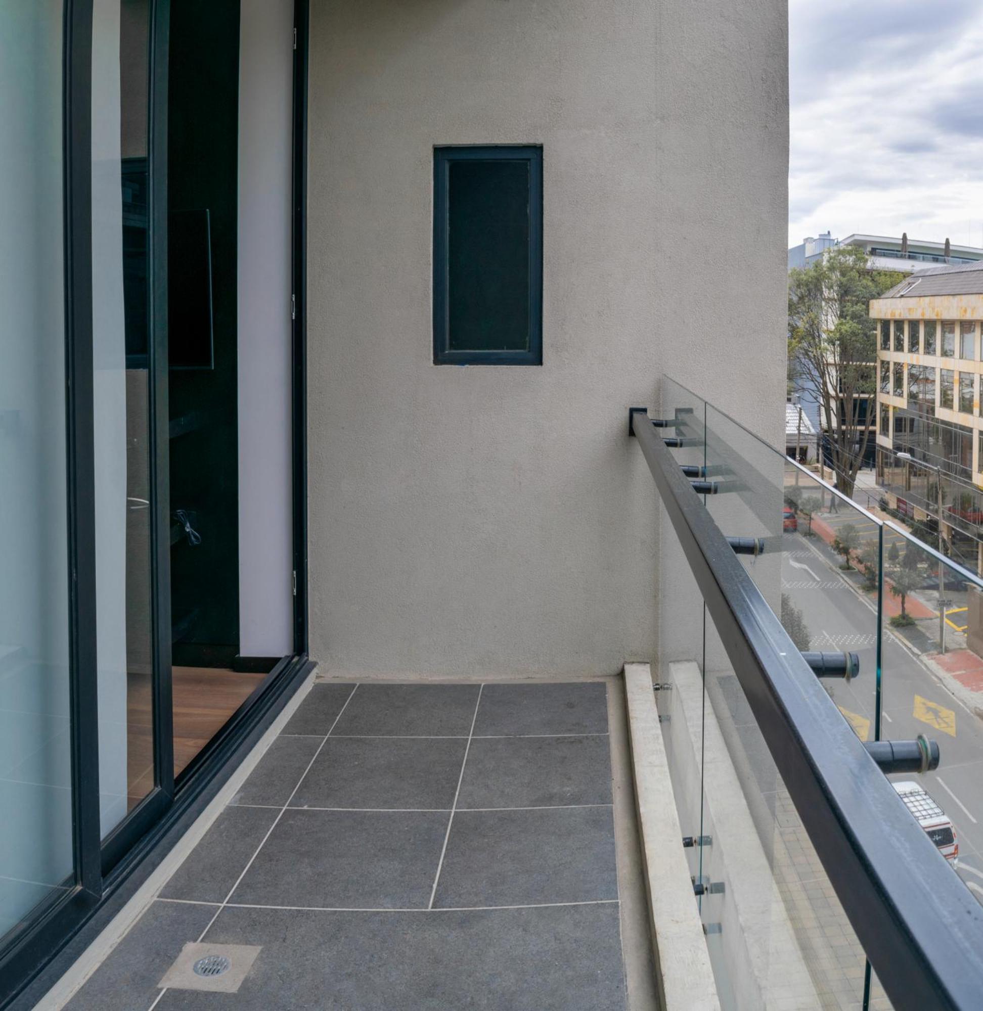 Altitude Living Apartamento